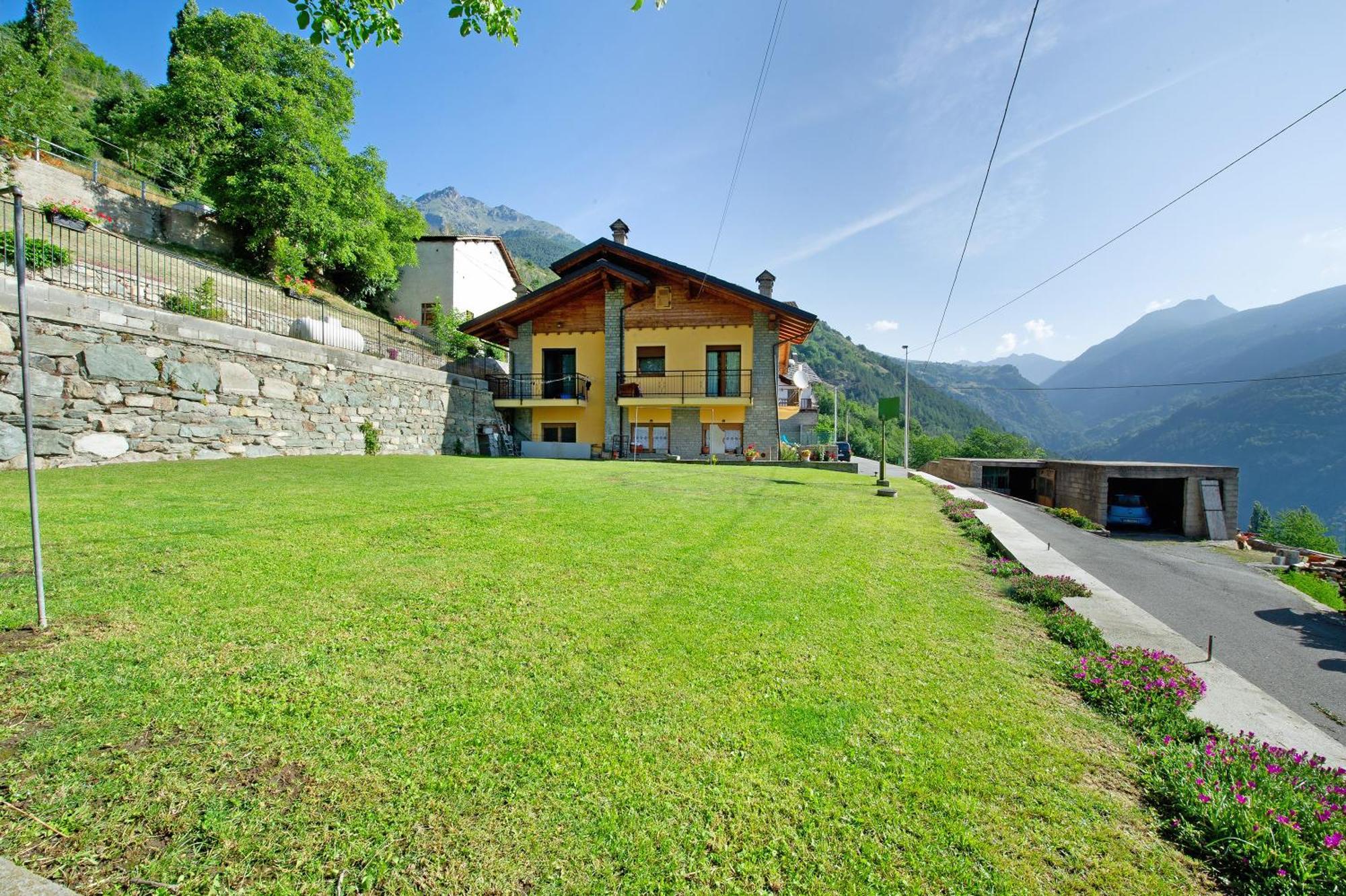 Il Piccolo Nido Apartment Аоста Екстериор снимка
