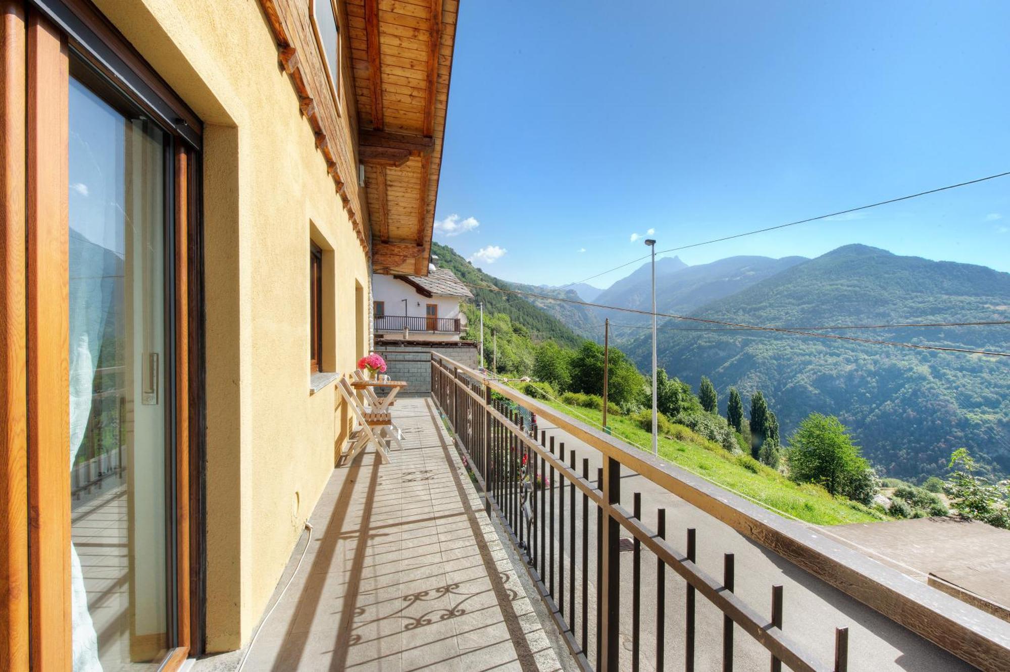 Il Piccolo Nido Apartment Аоста Екстериор снимка